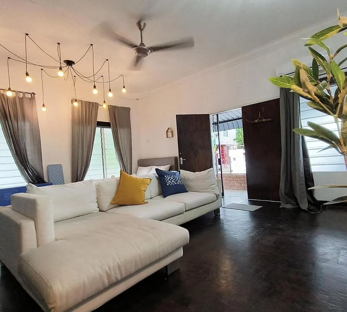Apartment Tg103A Pet Friendly 15Pax, Near Beach Side Tanjung Bungah  Ma­lay­sia